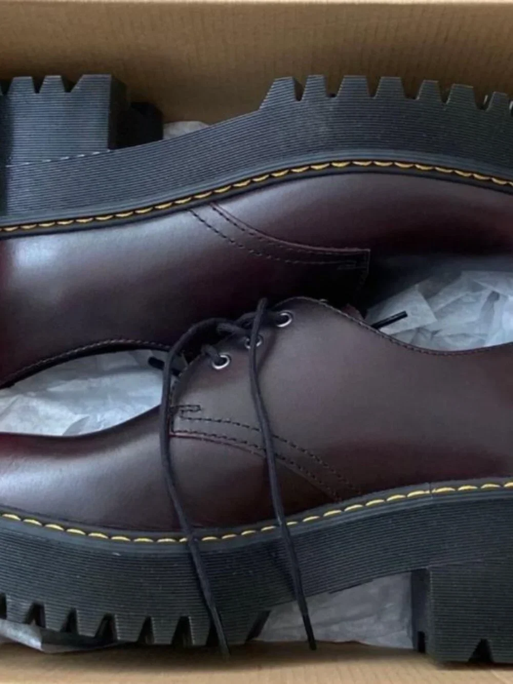 Doc Martens Shriver Low Burgundy Size 9